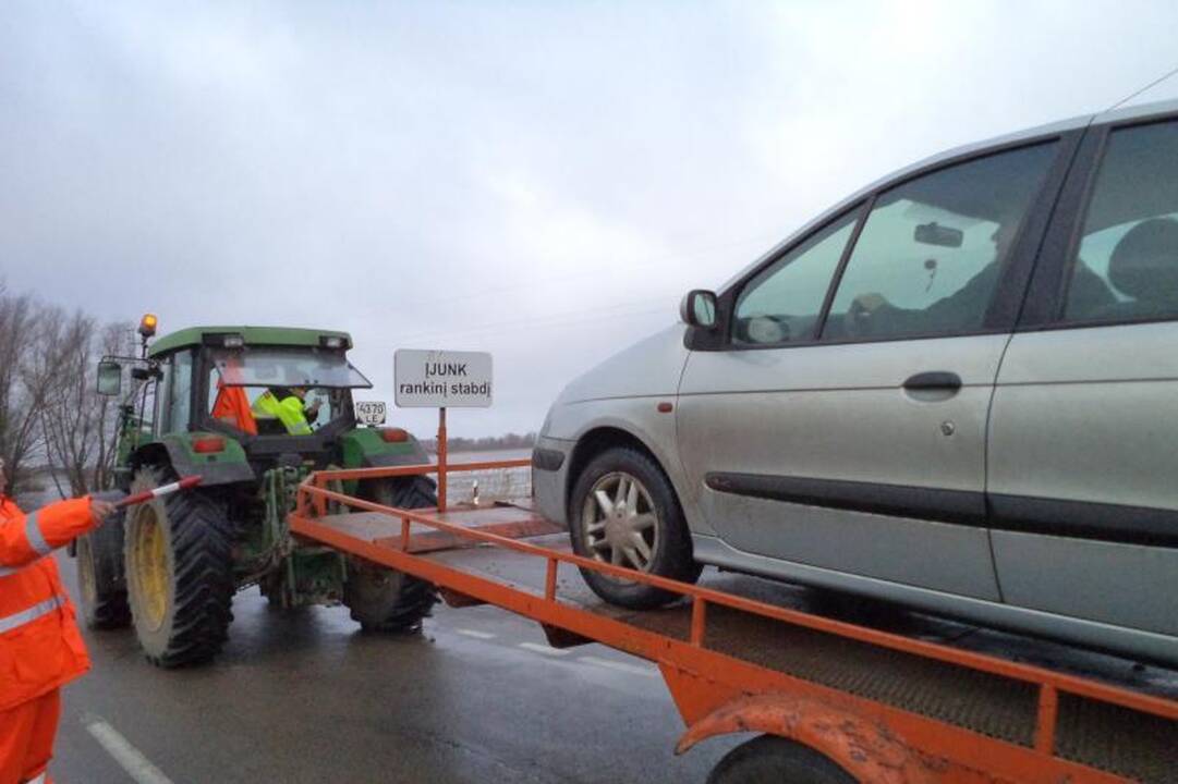Rusnės salą užliejo netikėta potvynio banga (papildyta 14:37 val.)
