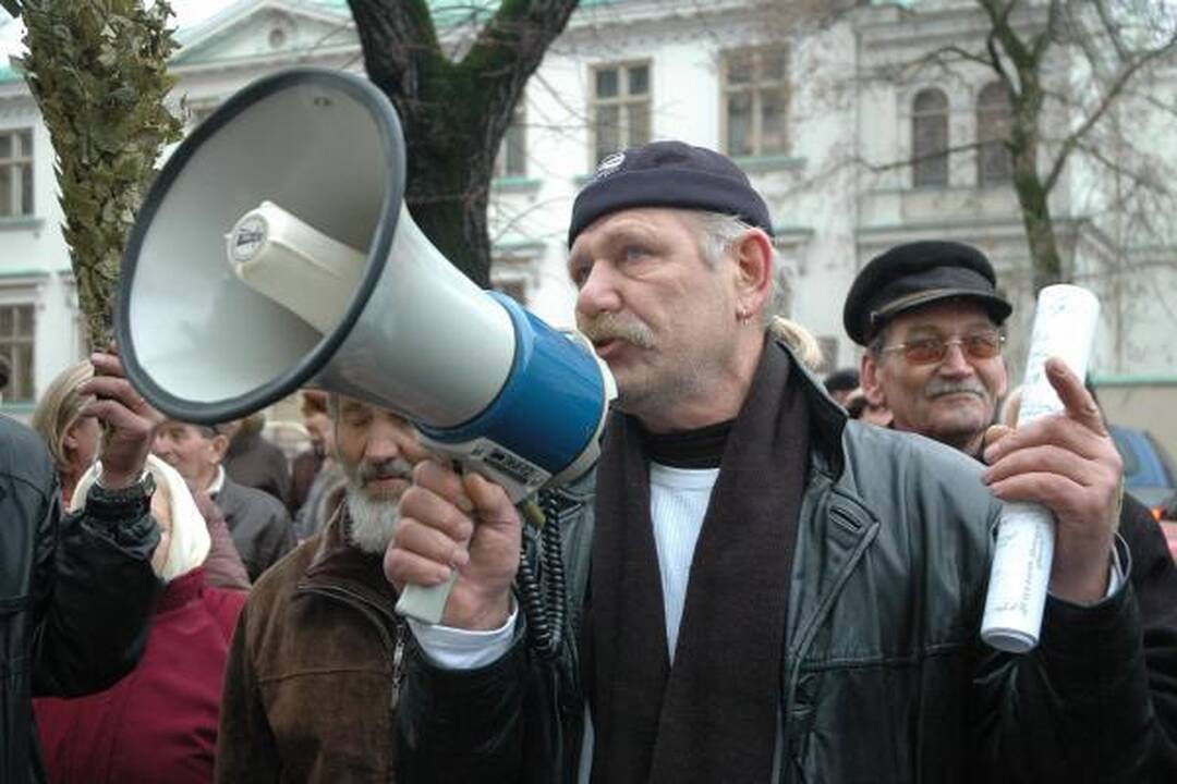 Pirtininkai sukilo prieš valdžią