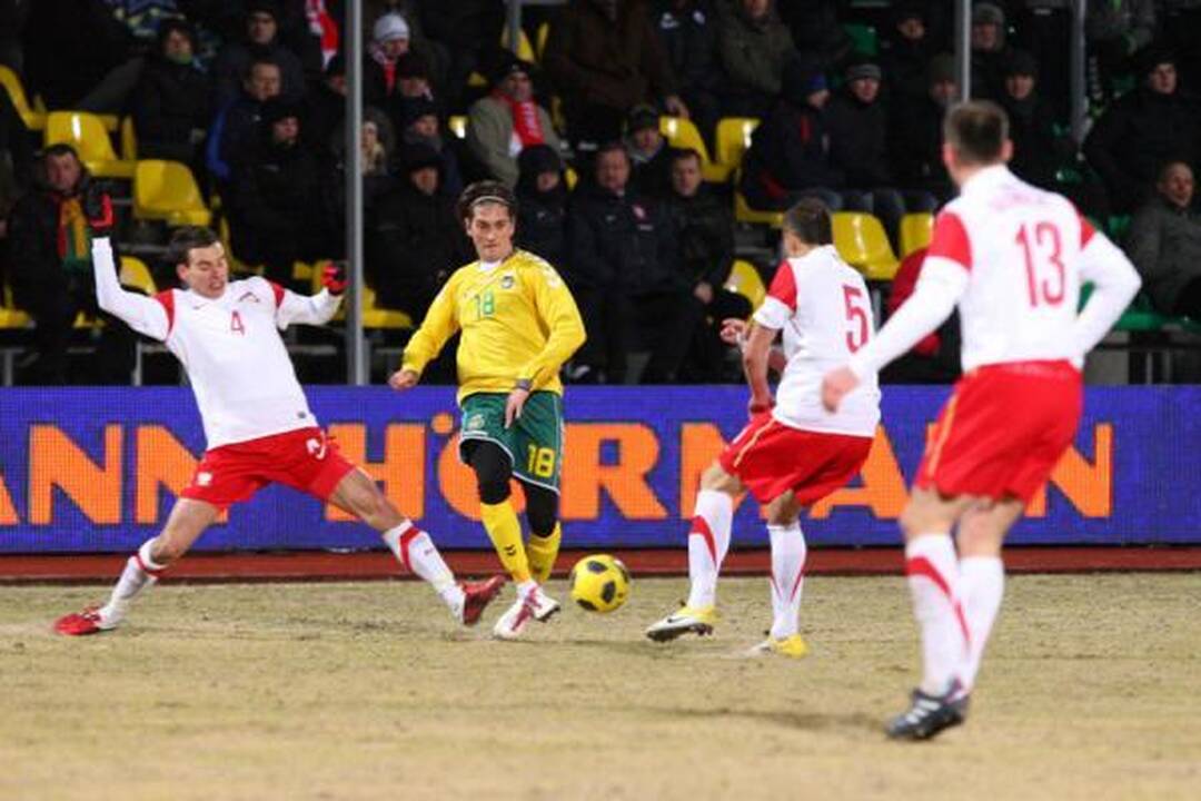 Lietuvos futbolininkai netikėtai palaužė lenkus