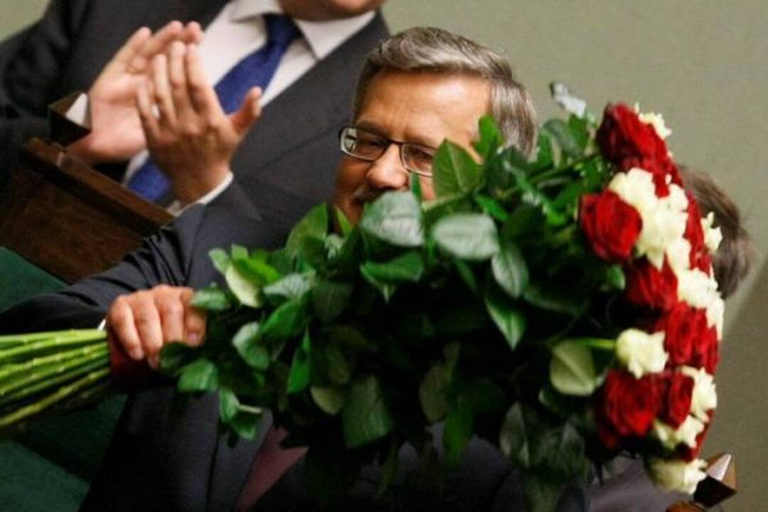 Lenkijoje prisaikdintas naujasis prezidentas B.Komorowskis