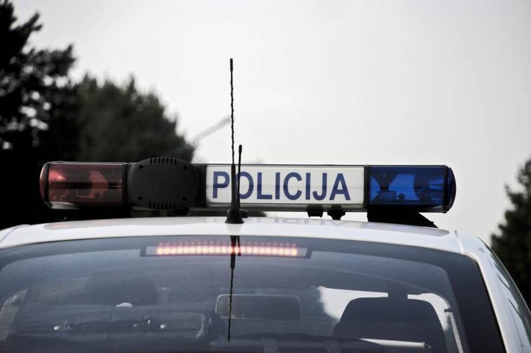 Šilutėje kontrabandos vežėjas spruko nuo policijos