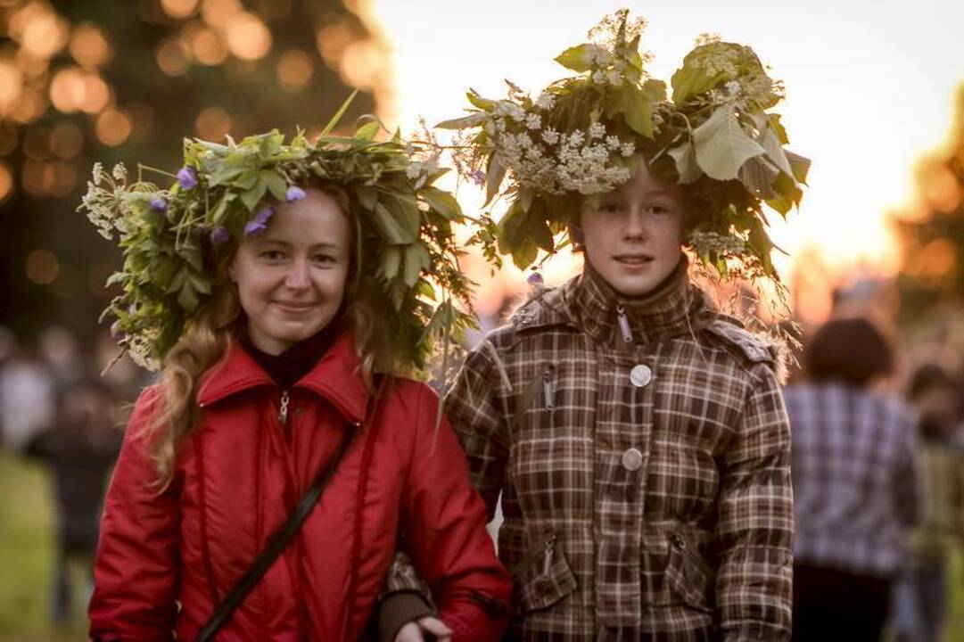 Trumpiausia metų naktis Kernavėje - su dainomis, laužais ir apeigomis