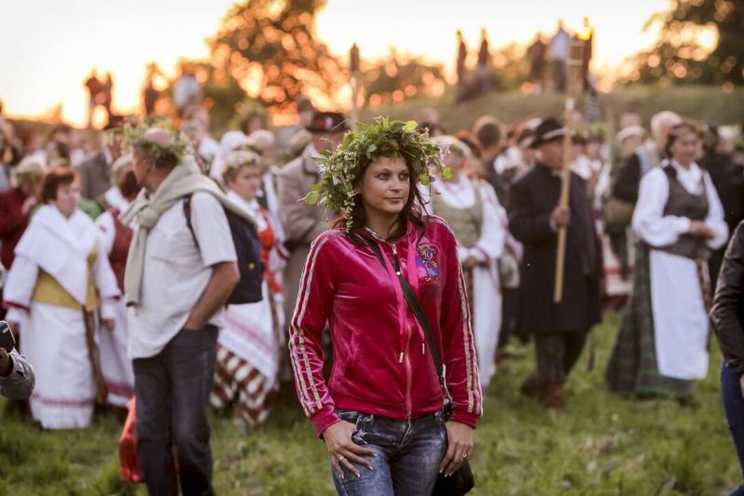 Trumpiausia metų naktis Kernavėje - su dainomis, laužais ir apeigomis