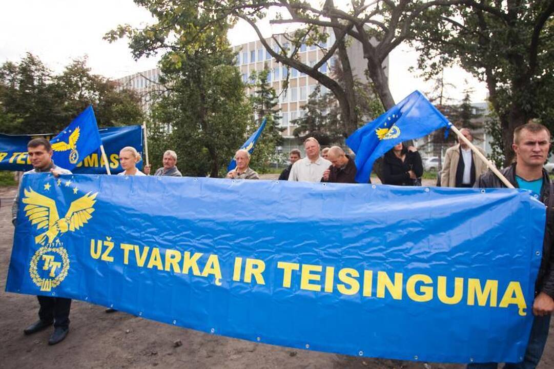 „Tvarkiečiai“ piktinosi esą lenkams palankia rajono valdžios politika