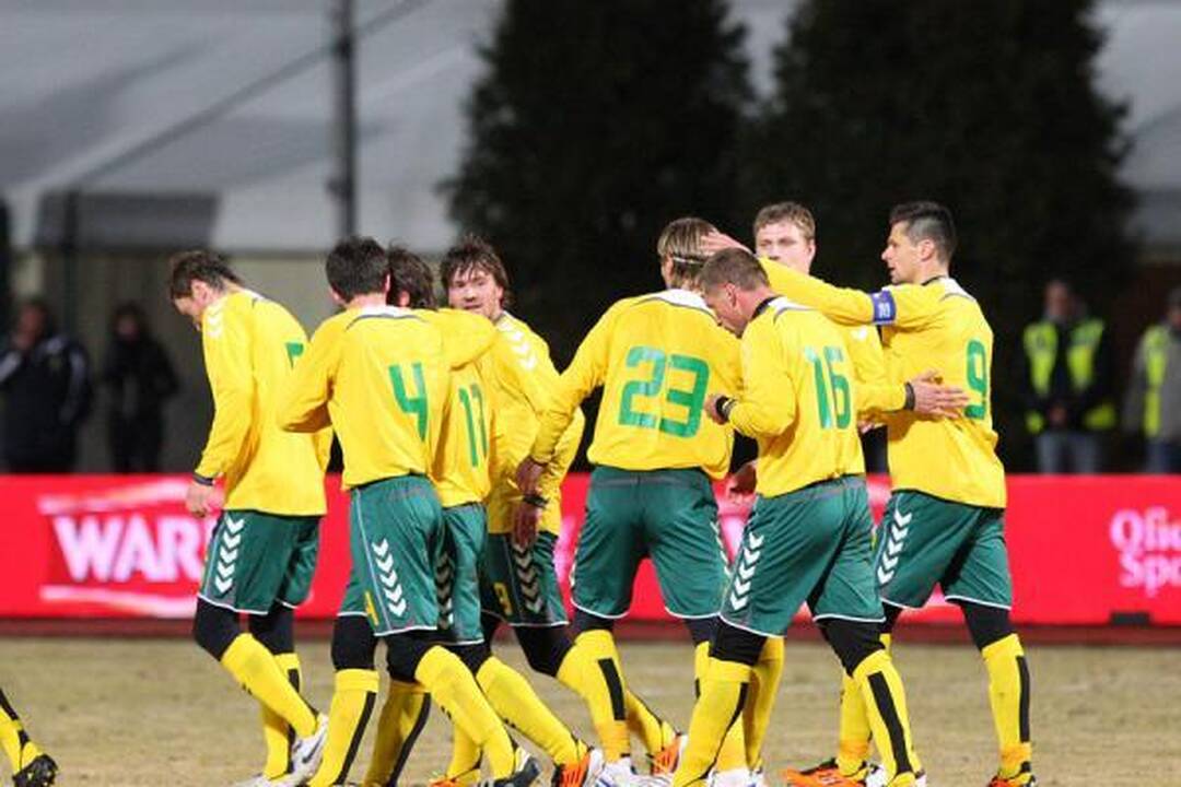 Lietuvos futbolininkai netikėtai palaužė lenkus