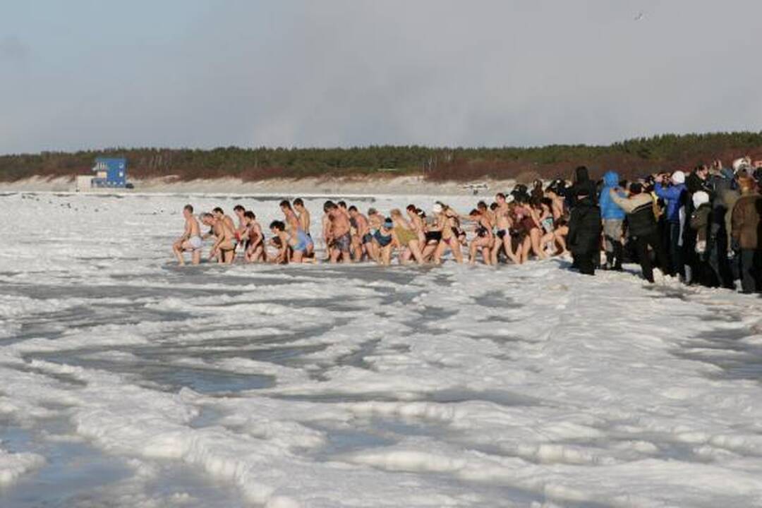 Palanga viliojo stintomis ir sveikuolių maudynėmis