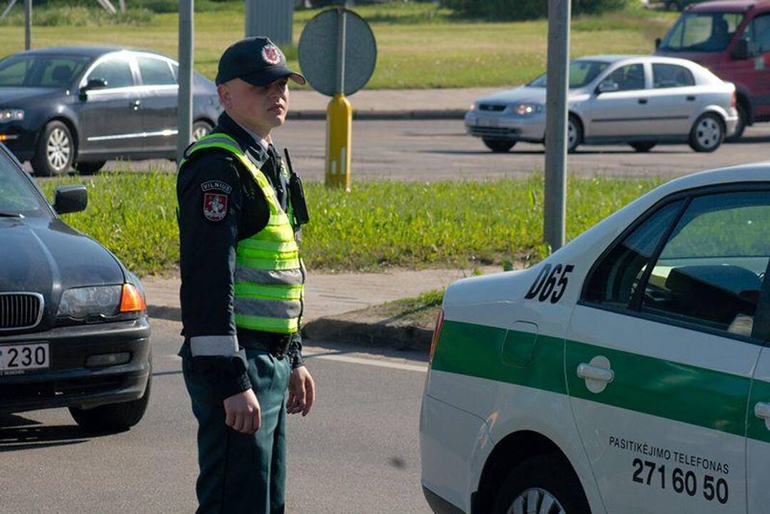 Vilniuje pėsčiųjų perėjoje BMW partrenkė moterį