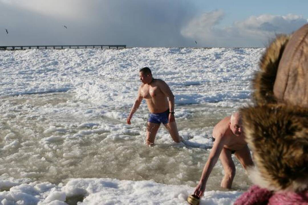 Palanga viliojo stintomis ir sveikuolių maudynėmis