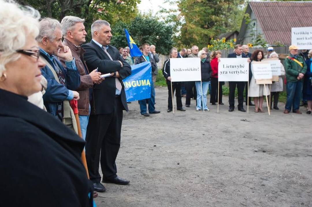 „Tvarkiečiai“ piktinosi esą lenkams palankia rajono valdžios politika