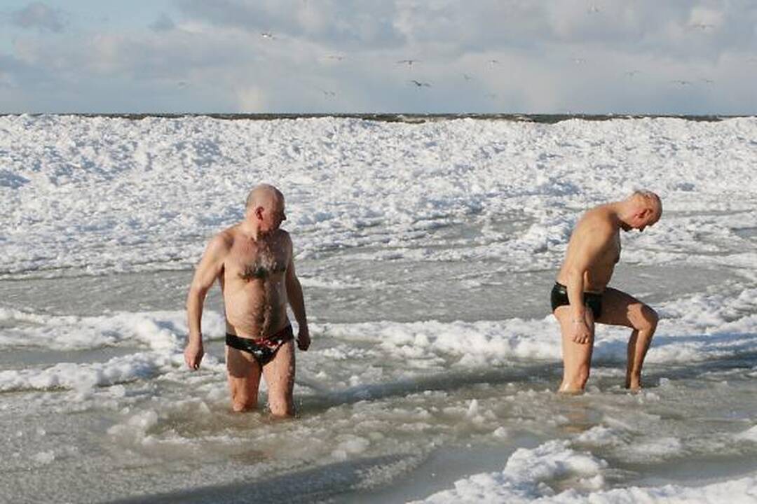 Palanga viliojo stintomis ir sveikuolių maudynėmis