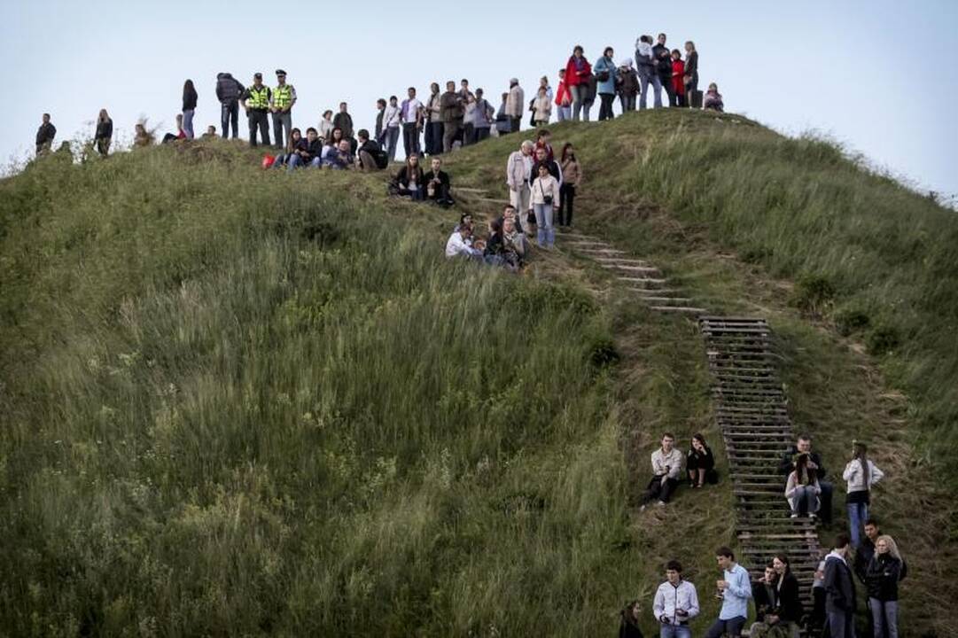 Trumpiausia metų naktis Kernavėje - su dainomis, laužais ir apeigomis