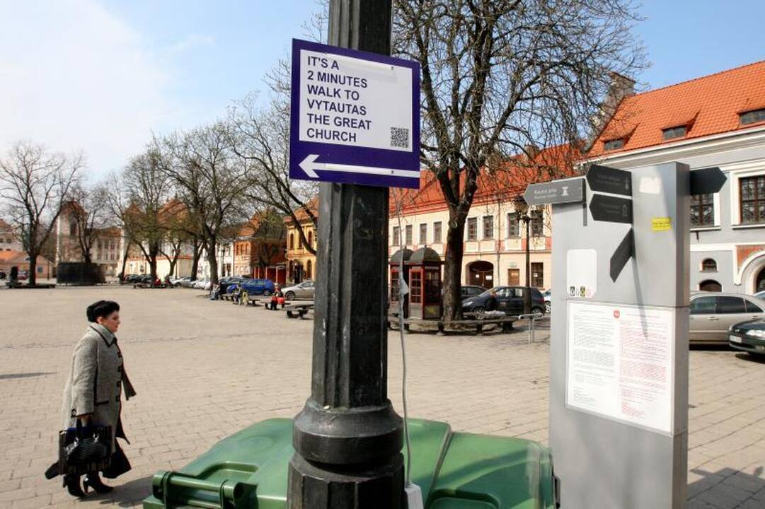 Kaune pridygo nelegalių ženklų turistams