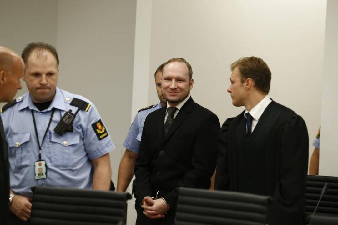 77 žmones nužudęs A.B.Breivikas kalės 21 metus, jis nutarties neskųs