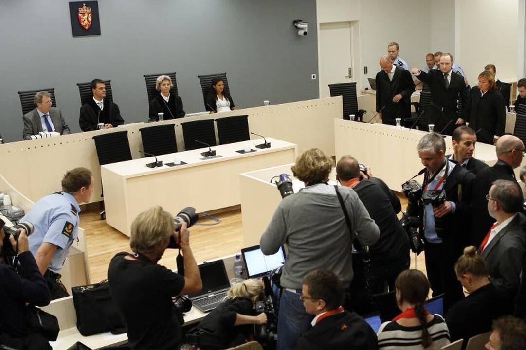77 žmones nužudęs A.B.Breivikas kalės 21 metus, jis nutarties neskųs
