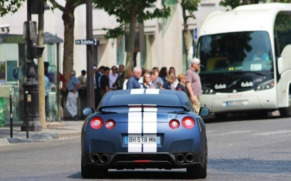 Nauja superautomobilių tendencija – tik matiniai atspalviai