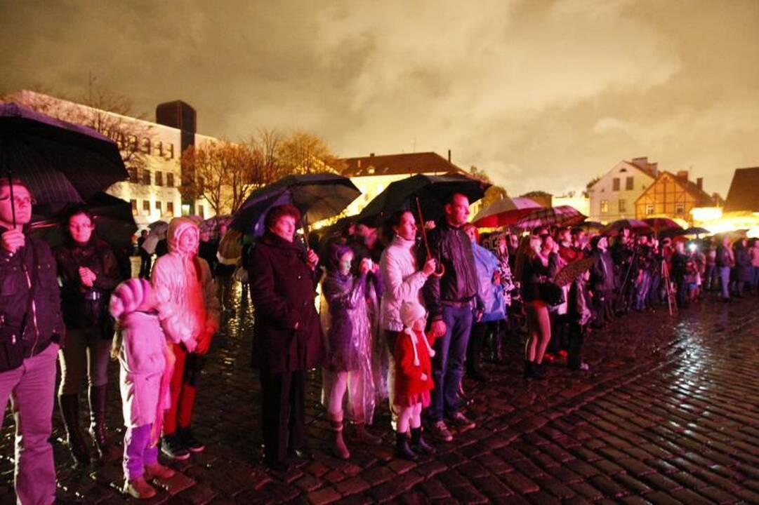 Pasaulinei limfomos dienai – įspūdingas fontanų šou