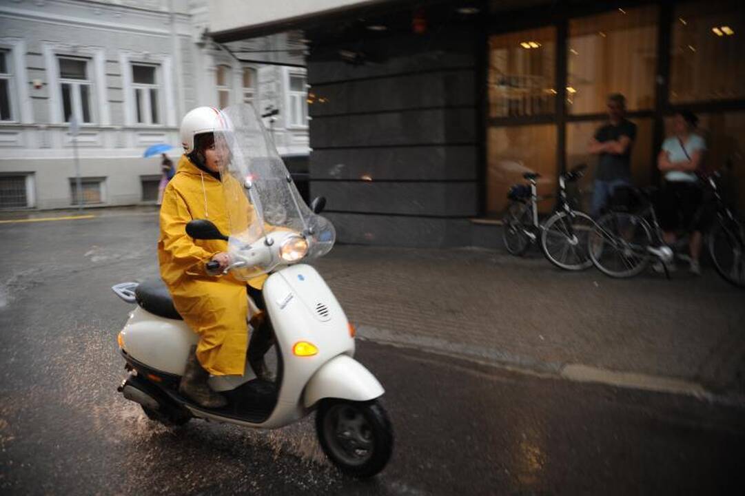 Liūtis Vilniuje: gatvės virto srauniomis upėmis