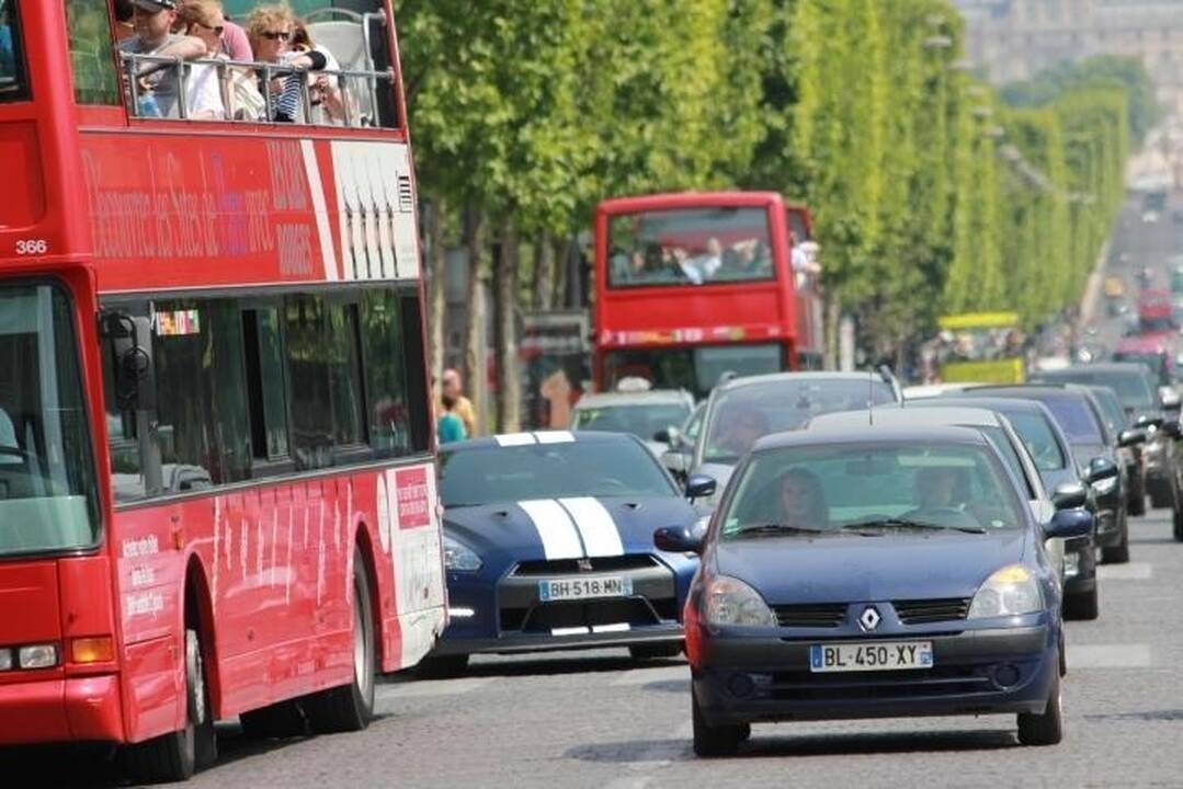 Nauja superautomobilių tendencija – tik matiniai atspalviai
