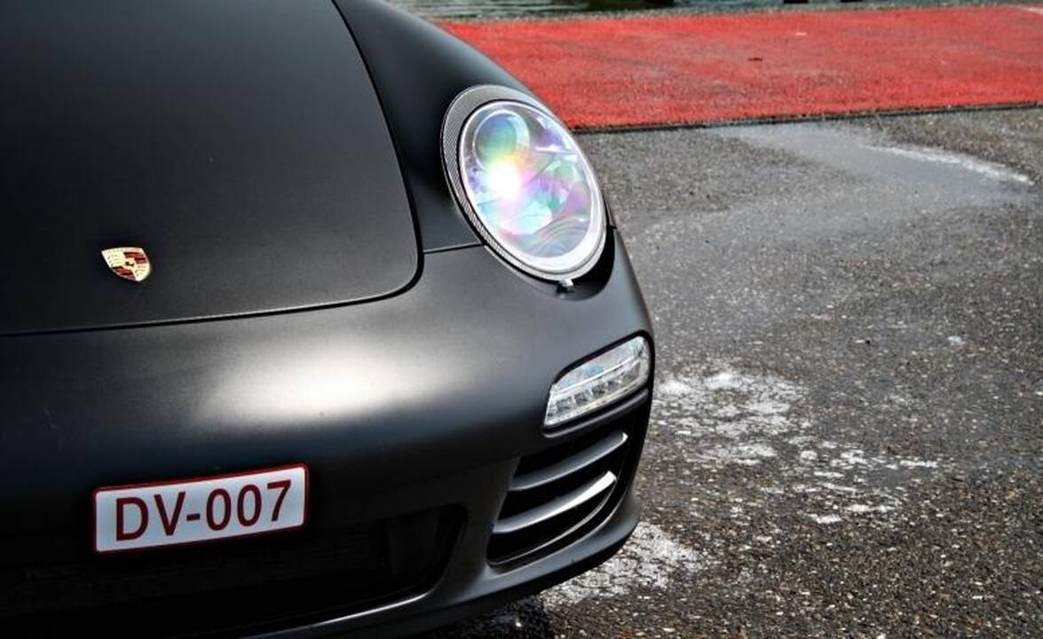 Nauja superautomobilių tendencija – tik matiniai atspalviai