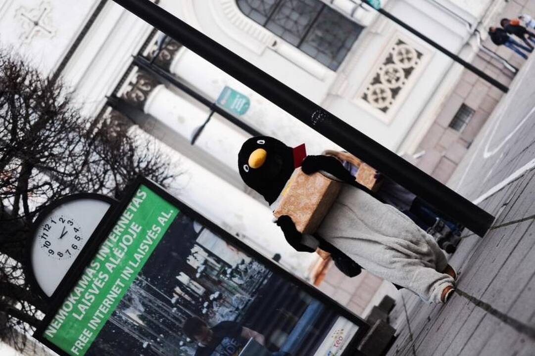 Pingvinai ir nykštukai miestiečiams dalijo šypsenas 