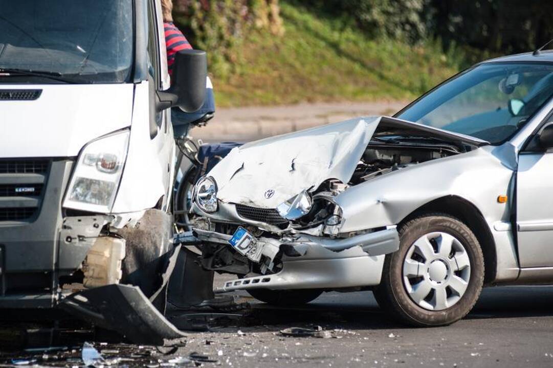 Per savaitę keliuose žuvo trys žmonės: dvi moterys ir vyras