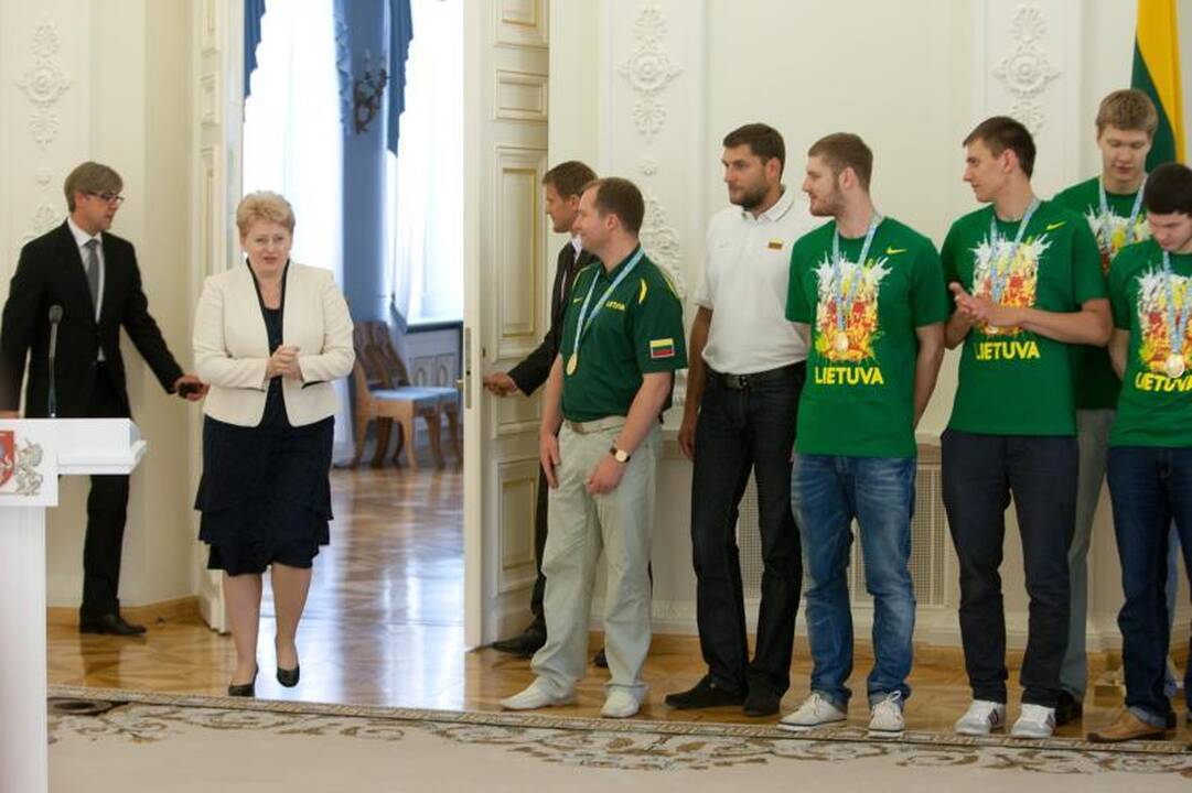 Prezidentė pasveikino Lietuvos jaunimo krepšinio rinktinę