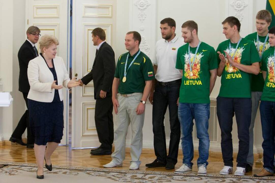 Prezidentė pasveikino Lietuvos jaunimo krepšinio rinktinę