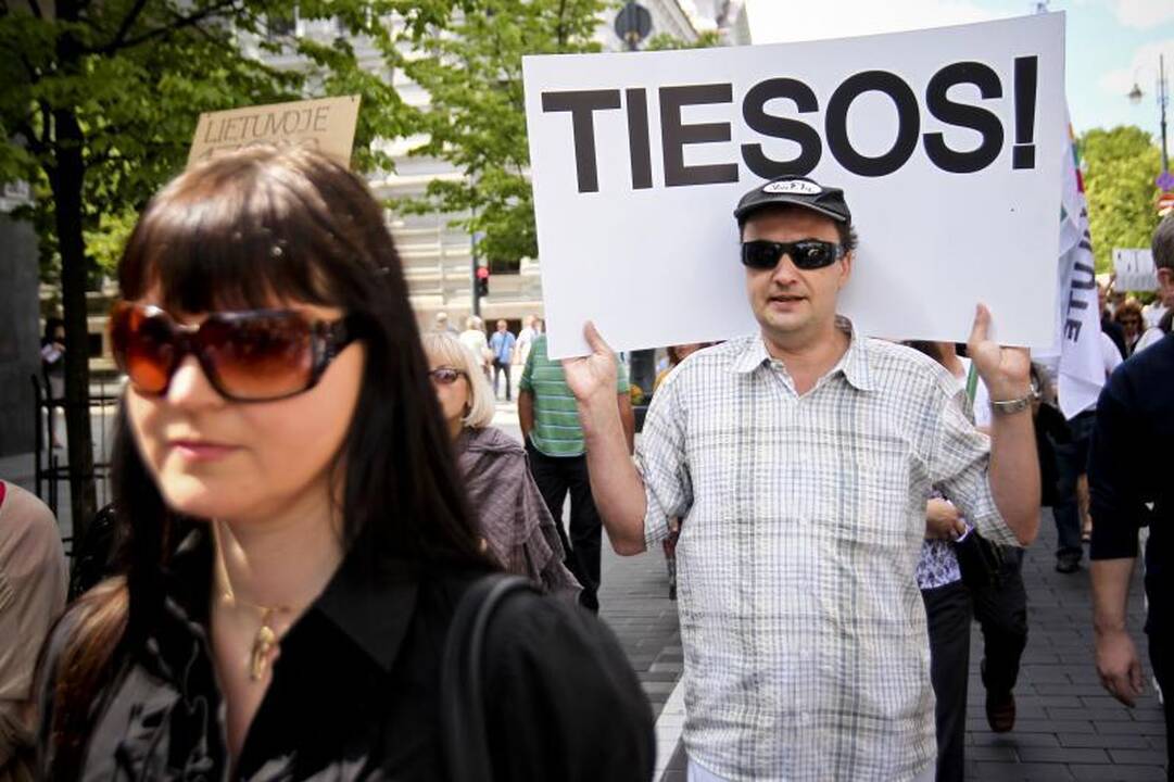 N.Venckienę palaikantys žmonės Vilniuje šaukėsi „tautos teismo“