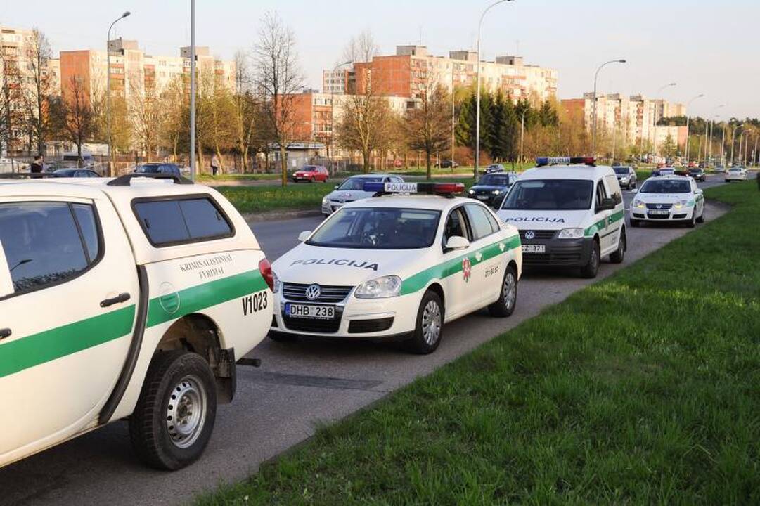 Sulaikytas policijos automobilį su „Mercedes“ taranavęs vairuotojas