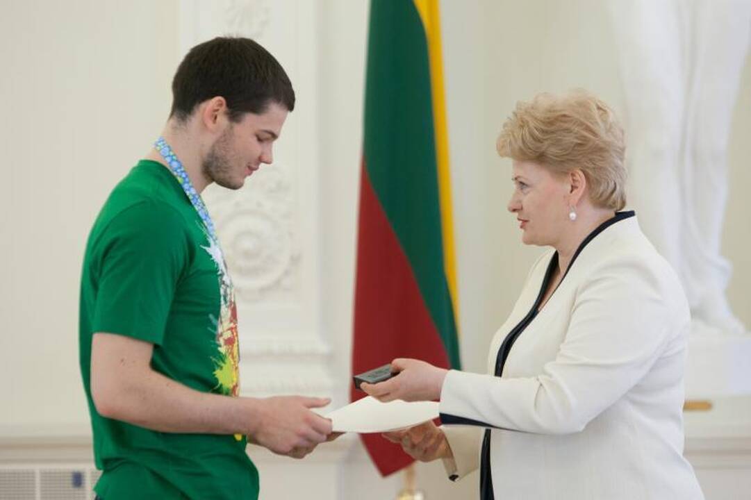 Prezidentė pasveikino Lietuvos jaunimo krepšinio rinktinę