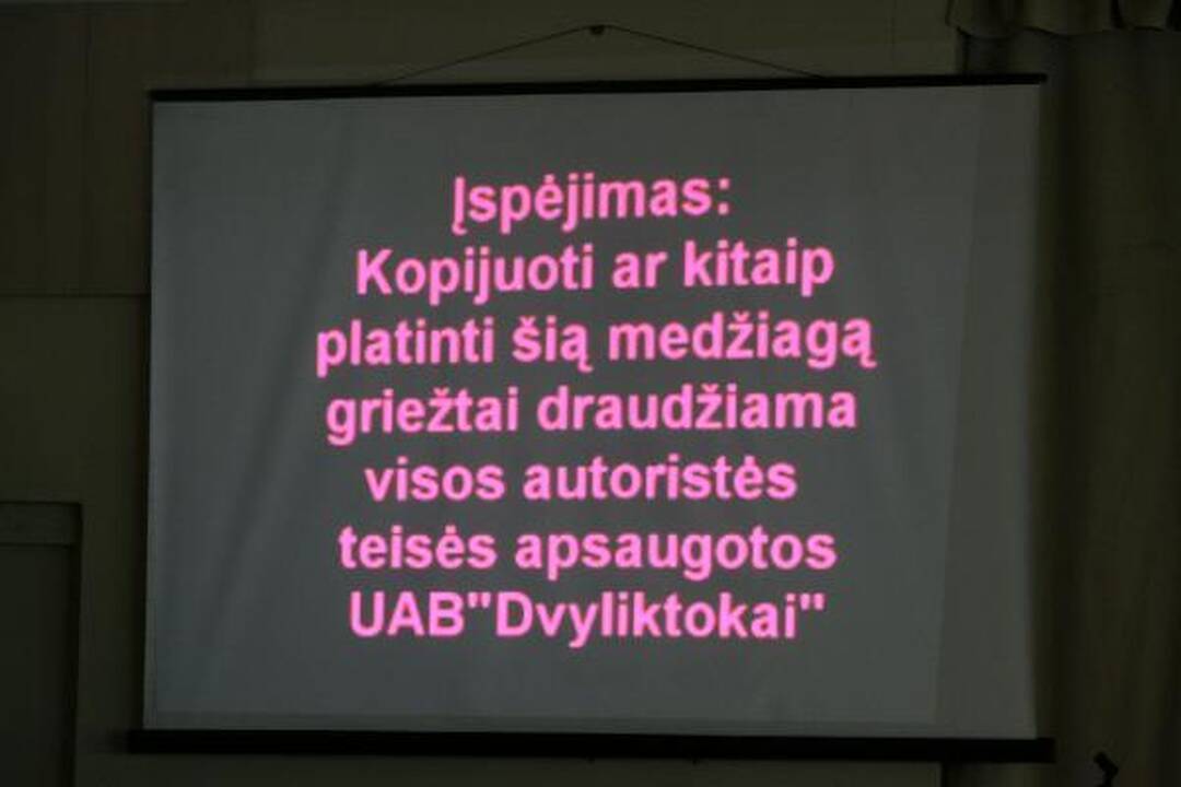 Šalies abiturientus iš mokyklų išlydi paskutinis skambutis 