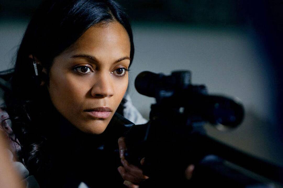 Zoe Saldana nevairuoja, nes bijo sudaužyti naują automobilį