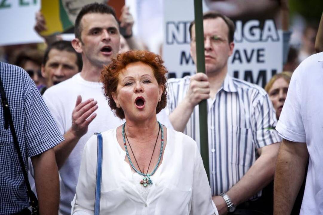 N.Venckienę palaikantys žmonės Vilniuje šaukėsi „tautos teismo“