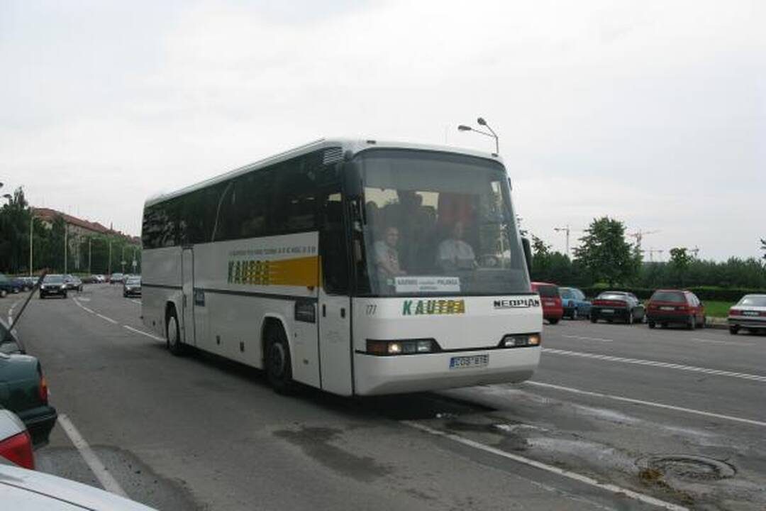 Karaliaus Mindaugo prospekte - lyg slalome (papildyta)