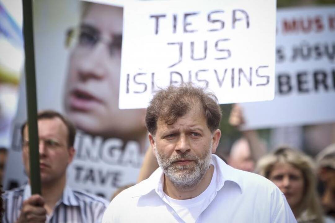 N.Venckienę palaikantys žmonės Vilniuje šaukėsi „tautos teismo“