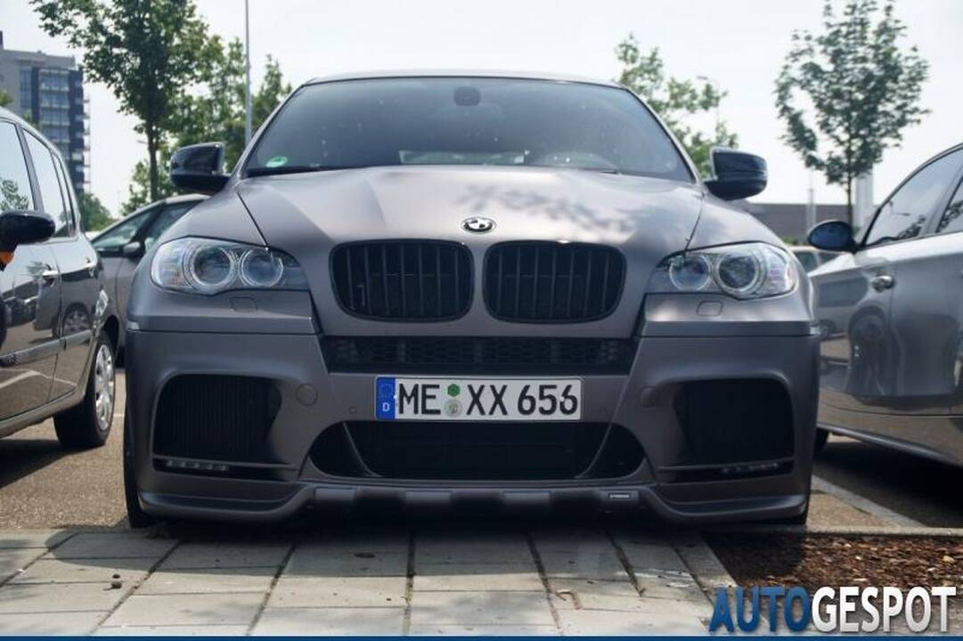 Nauja superautomobilių tendencija – tik matiniai atspalviai