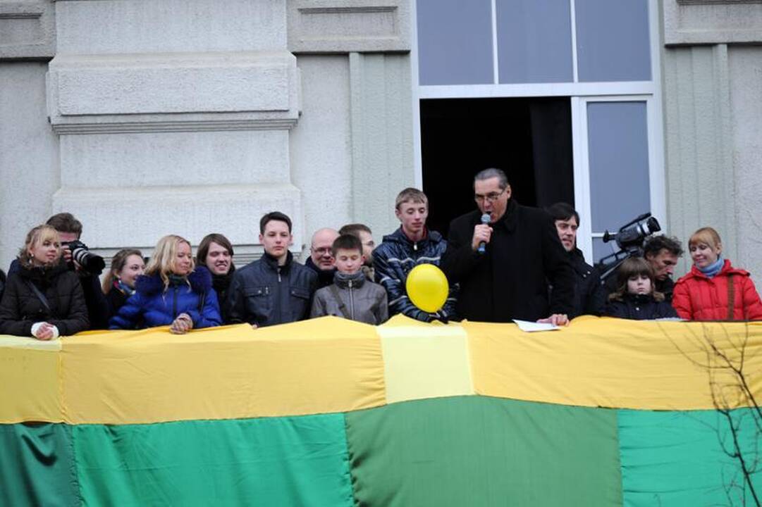 Politikai ir menininkai drauge šventė Nepriklausomybės dieną