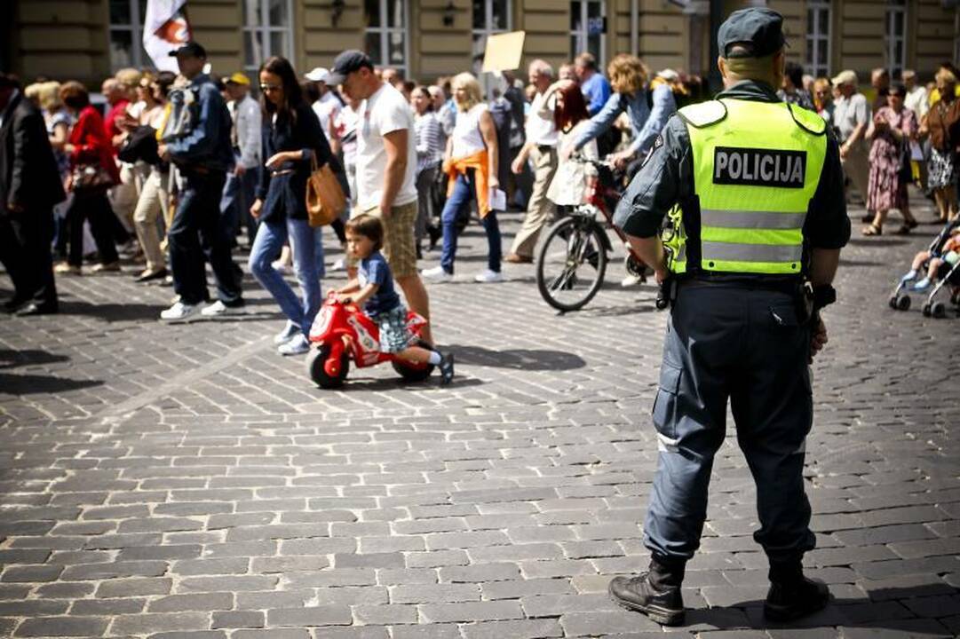 N.Venckienę palaikantys žmonės Vilniuje šaukėsi „tautos teismo“