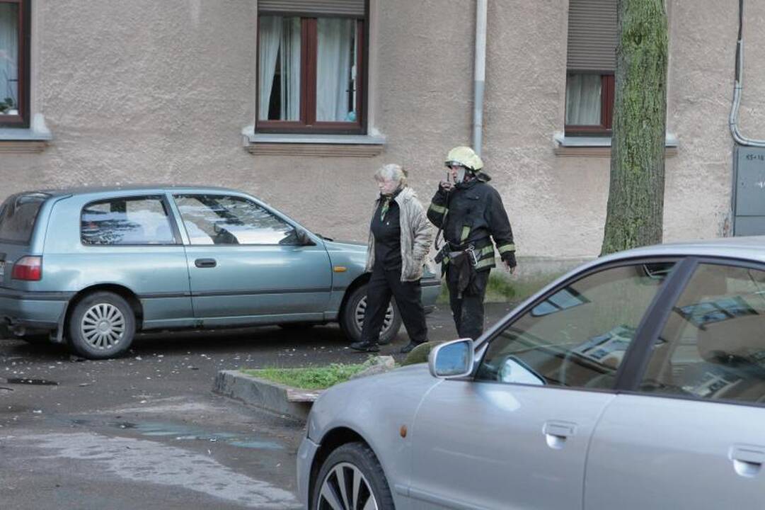 Klaipėdoje, Stasio Šimkaus gatvėje, užsiliepsnojo butas