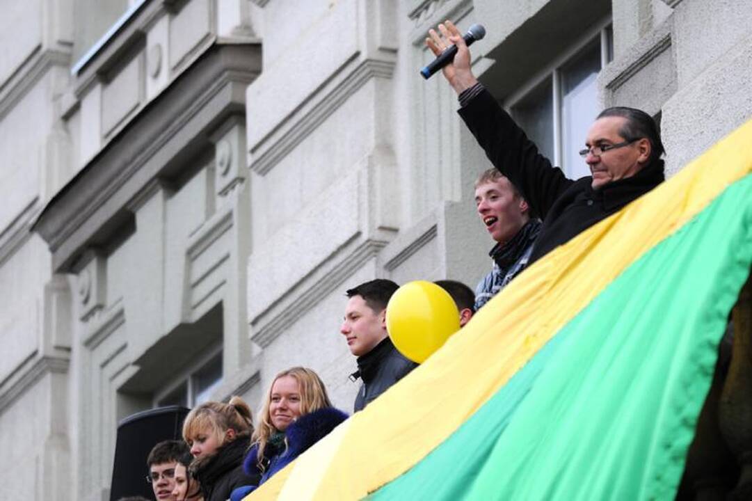Politikai ir menininkai drauge šventė Nepriklausomybės dieną
