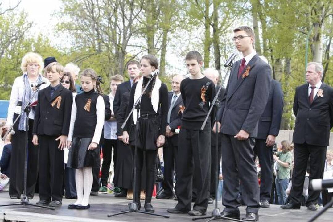 Pergalės diena Klaipėdoje: gėlės ir padėkos veteranams