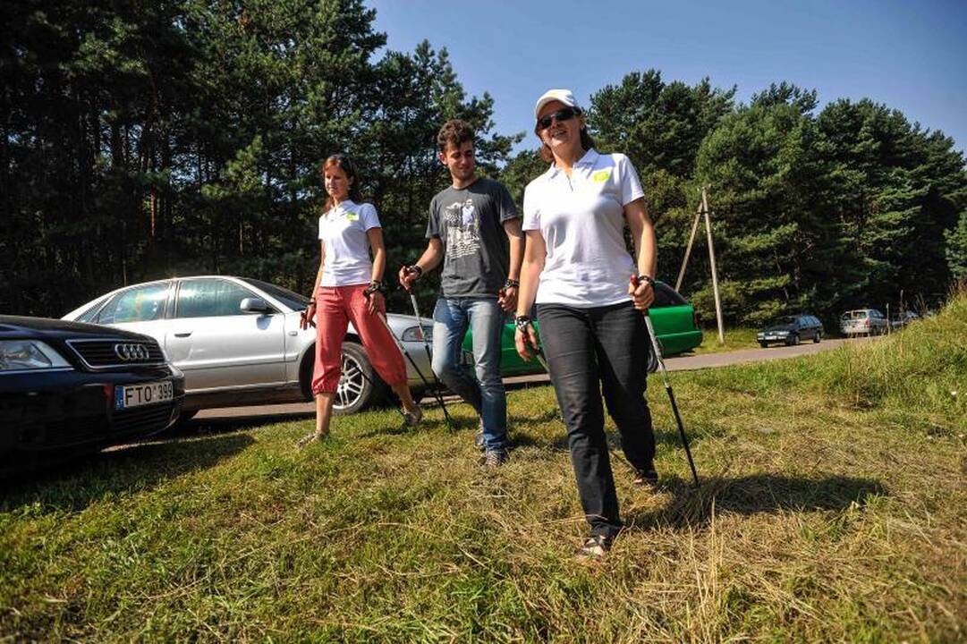 Į pliažą – mokytis     širdies    masažo