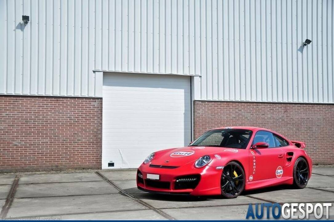 Nauja superautomobilių tendencija – tik matiniai atspalviai