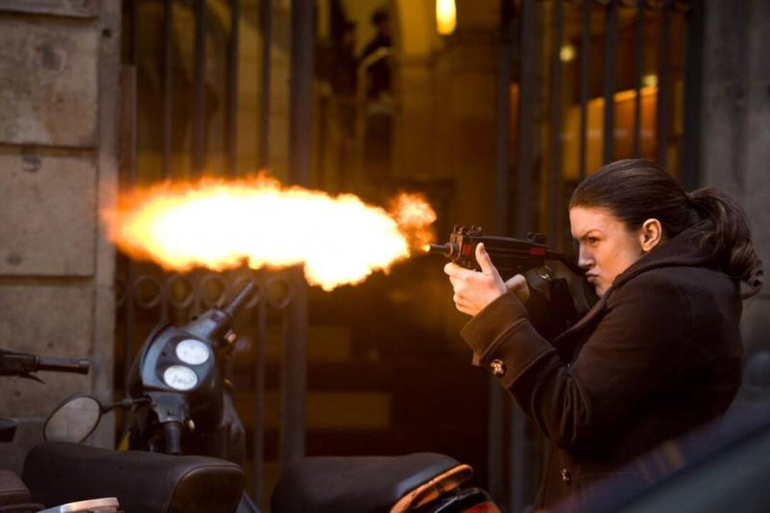 Gina Carano taps „greita ir įsiutusia“  