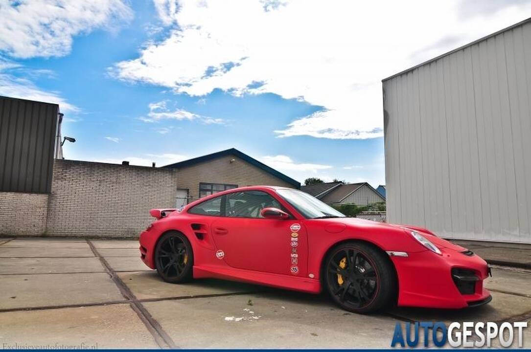 Nauja superautomobilių tendencija – tik matiniai atspalviai