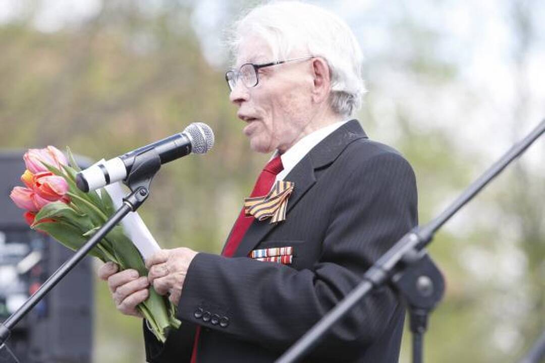 Pergalės diena Klaipėdoje: gėlės ir padėkos veteranams
