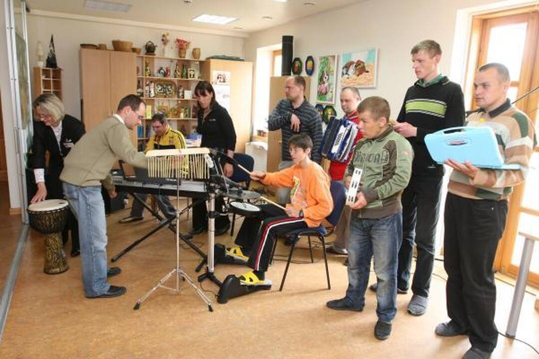 Klaipėdos choro dovanoti instrumentai pasiekė neįgaliuosius