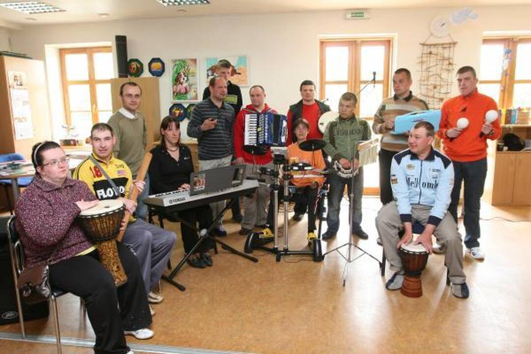 Klaipėdos choro dovanoti instrumentai pasiekė neįgaliuosius