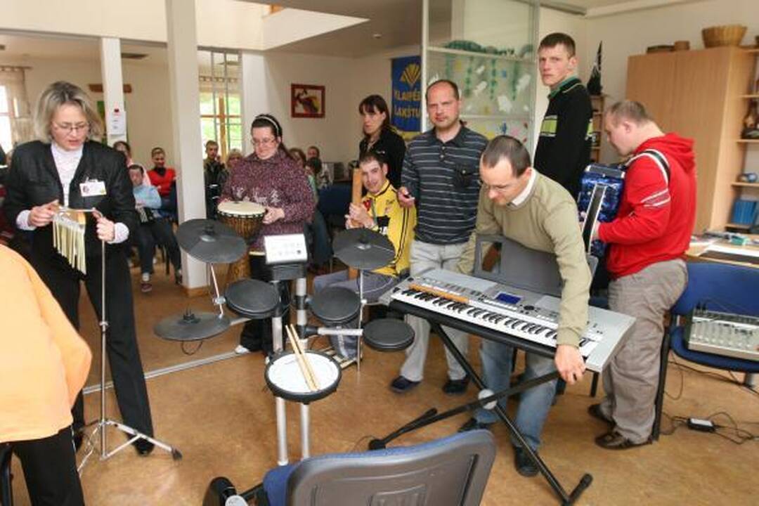 Klaipėdos choro dovanoti instrumentai pasiekė neįgaliuosius