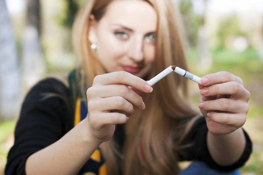 Sparčiai daugėja nuo plaučių vėžio mirusių moterų 